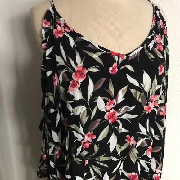 Bobeau floral cold shoulder top - Picture 2 of 4